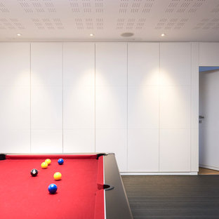 Home theater - contemporary home theater idea in Clermont-Ferrand