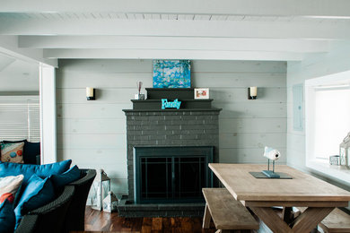 Mid-sized mountain style home design photo in Boston