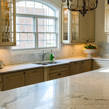 Creamy Dreamy Kitchen with White Mottled Granite Countertops