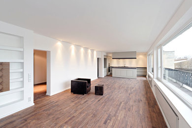 ケルンにあるモダンスタイルのおしゃれなリビングの写真