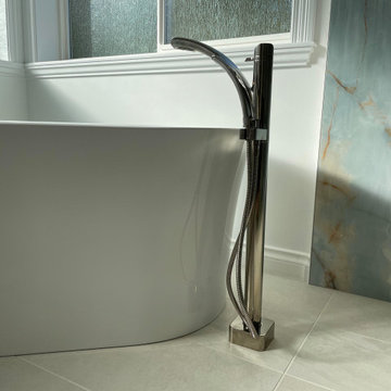 Westwood Plateau En suite Bathroom