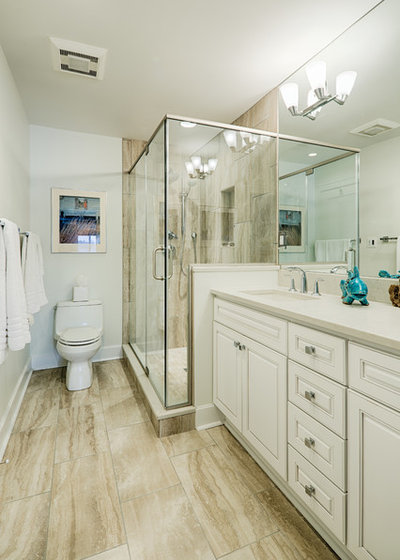 Современный Ванная комната by Bayview Builders