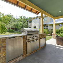 outdoor kitchen