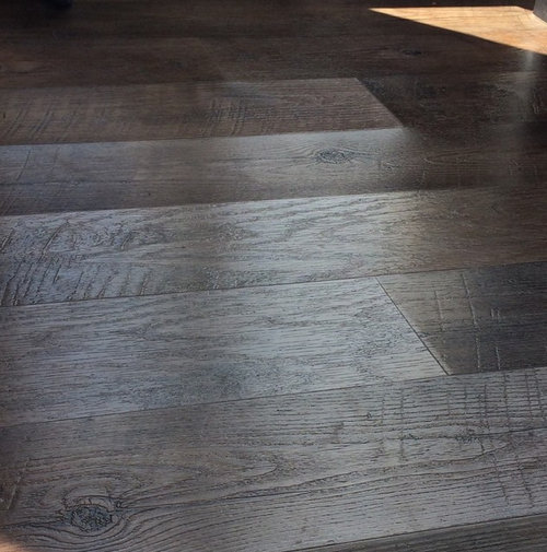 Vinyl Plank Floor Problems, How To Install Vinyl Plank Flooring Against Tile Wall