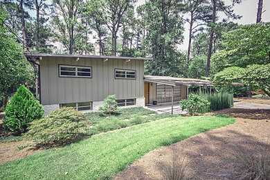 1960s exterior home idea in Atlanta