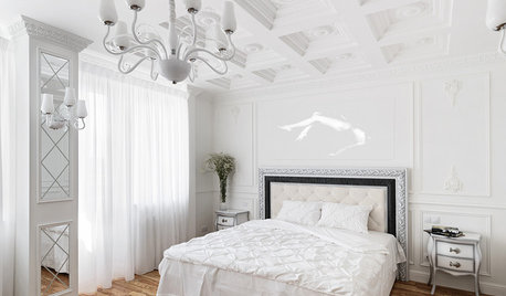 Спальня недели: Белый фон и классические детали в саратовской квартире