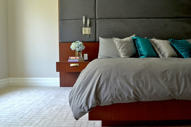 Bedroom - modern bedroom idea in Montreal