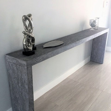 Elegant entryway I Console table