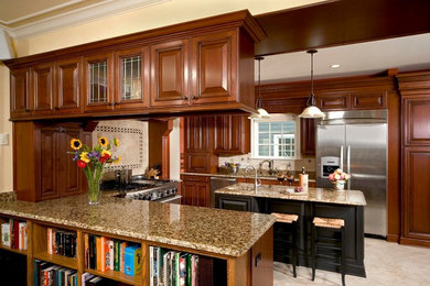 Kitchen - traditional kitchen idea in DC Metro