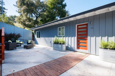 Inspiration for a modern exterior home remodel in San Francisco