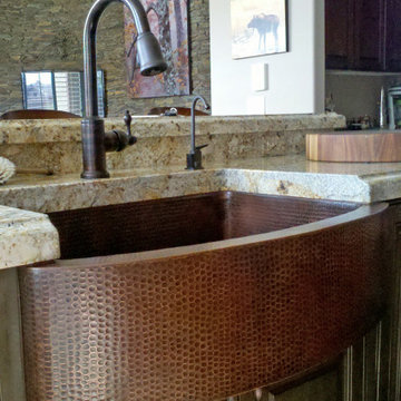 30" Hammered Copper Rounded Apron Front Single Basin Kitchen Sink (KASRDB30249)
