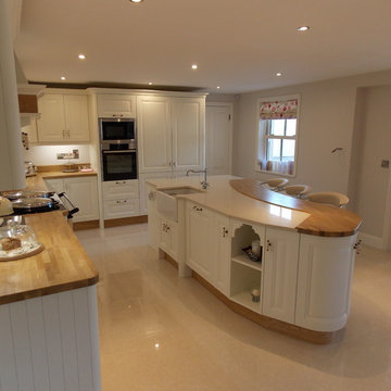 Kitchen & dining area