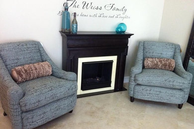 Example of a transitional home design design in Phoenix