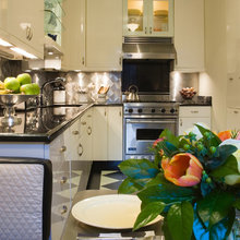 Living & Kitchen area
