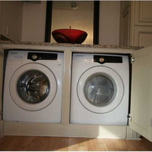 laundry room/wet bar