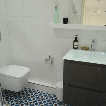 Une salle de bains moderne aux allures orientales