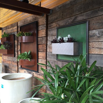 Living wall art for outdoor or indoor