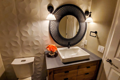 シアトルにあるコンテンポラリースタイルのおしゃれなトイレ・洗面所の写真