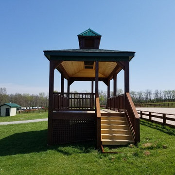 Show-Horse Viewing Platform