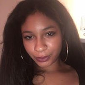 Courtney Thomaz's photo