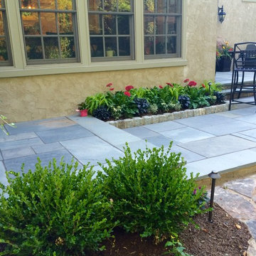 PA Bluestone terrace w / Belgium block edging