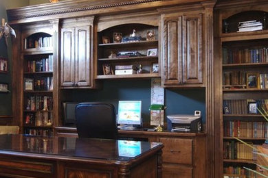 Home office - traditional home office idea in Kansas City