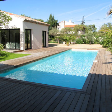 pour les plages de piscine, le bois ou la pierre ?