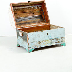Cahaya Trunk - Bedroom Products