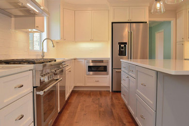 Inspiration for a transitional kitchen remodel in Boston