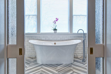Bathroom - traditional bathroom idea in St Louis