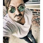 Joseph Crowさんの写真