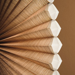Hunter Douglas Alustra&reg; - Cellular Shades
