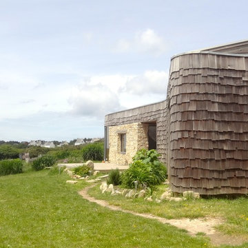Maison paille au bout du monde