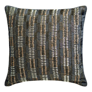 https://st.hzcdn.com/fimgs/5d61c6990111167b_7215-w320-h320-b1-p10--contemporary-decorative-pillows.jpg