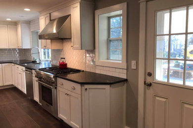 Example of a kitchen design in Philadelphia