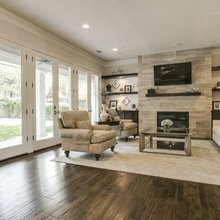 1200 Newport: Living