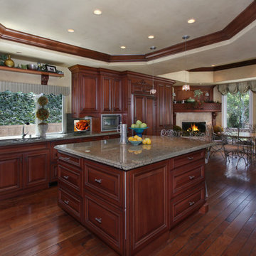 OC Tustin/ Santa Ana Elegant Traditional Kitchen in Cherry by WoodMode