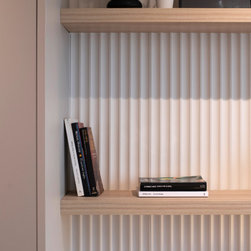 Reforma "Rocafort" - Display And Wall Shelves 
