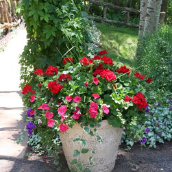 Annual Custom Containers - Outdoor Pots And Planters