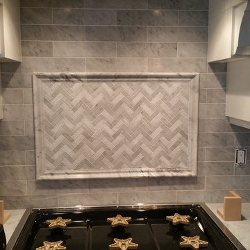 White Carrara backsplash