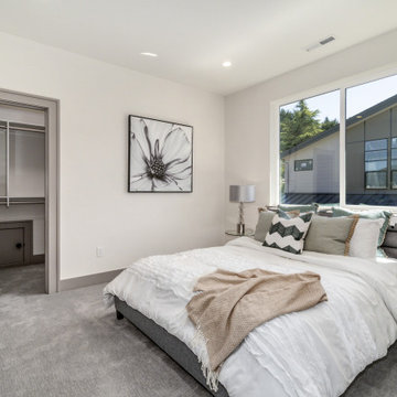 Luxury Cougar Mountain Home- Serena Construction