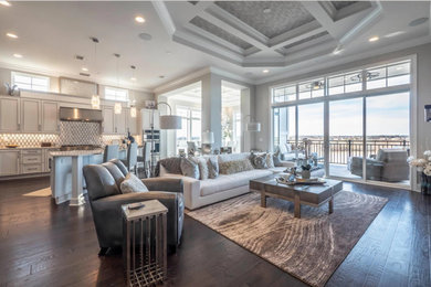 This is an example of a family room in Dallas.