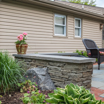 Dry-Stack Seatwall