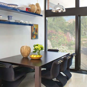 It's a Mod, Mod World