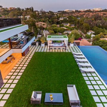 Bundy Drive Brentwood, Los Angeles modern home terraced backyard with hillside i
