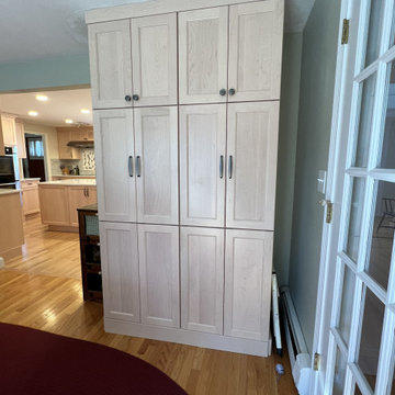 6612 - Bianco Breeze: Transforming with Quartz & Maple