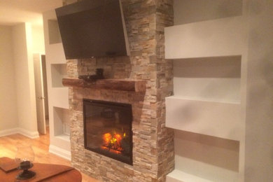 Inspiration for a contemporary home design remodel in Toronto