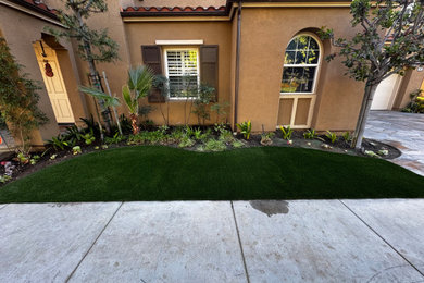 Inspiration for a landscaping in Orange County.