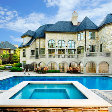 Willowbrook, IL Swimming Pool and Hot Tub