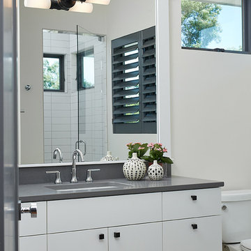 Winston - Contemporary Waterfront